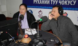 Жеңишгүл Өзүбекова: Апам менен достордой мамиледе элем (аудио)