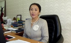 Аңгемелер түрмөгү: "Карт аял менен жаш аял". Э.Ажыканова 