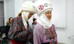 Айдай Асангулова: Кыргыздын нукура кийимдерине басым жасайбыз (аудио)