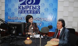 Малик Аликеев: Ырчы болушума апамдын салымы чоң (аудио)