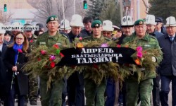 Нарын шаарында Апрель баатырларын эскерүү митинги өттү 