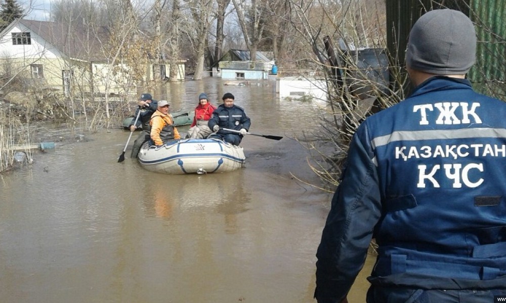 Пять регионов Казахстана борются с паводками