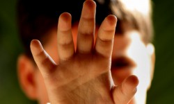 Турат Бектенов: "Үй-бүлөдө зордук-зомбулукка эркектер да кабылат, бирок алар сыртка чыгарбайт"