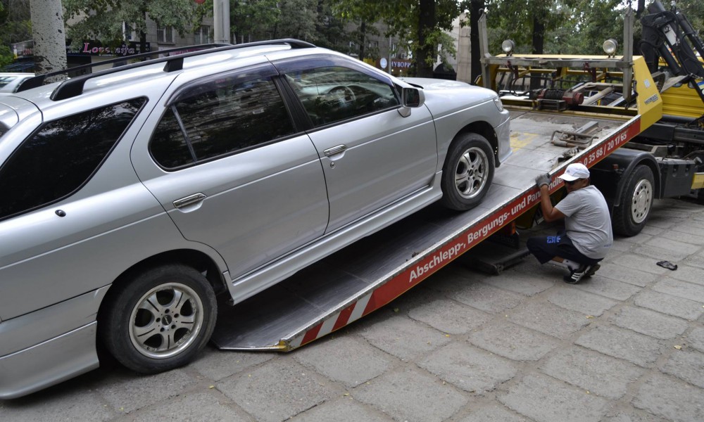 Эвакуировать авто за неправильную парковку начнут уже завтра