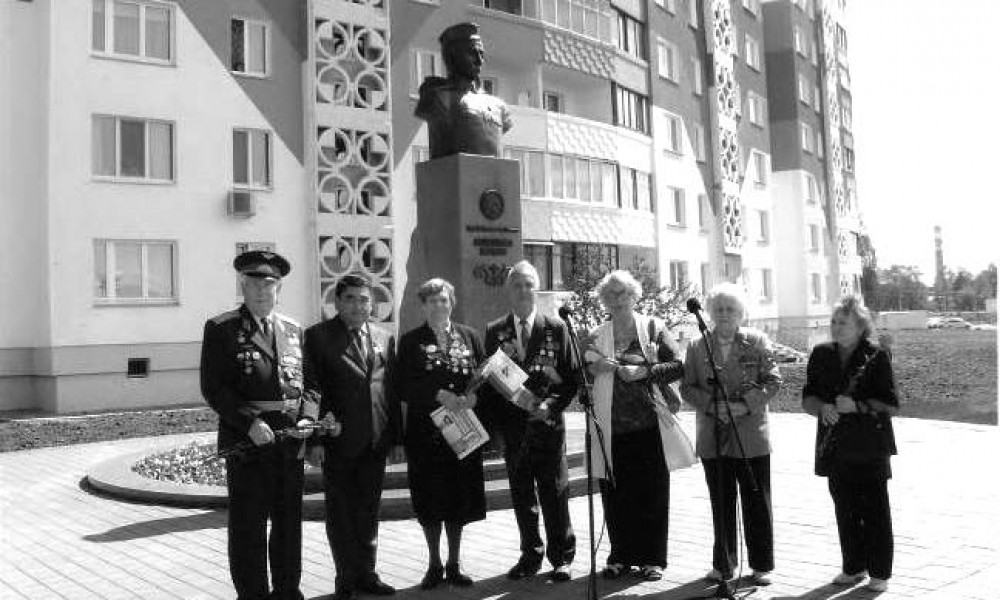 Первый памятник кыргызстанцу, установленный в Минске 