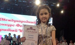 Кыргызстандык сегиз жашар Томирис 67 талантуу балдардын ичинен мыкты ырчы деп таанылды