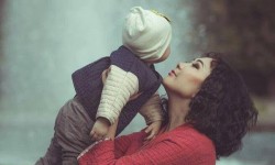 Атактуулар балдар менен эркелешкенде (фото)