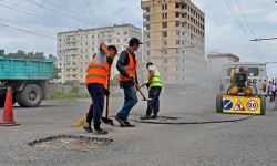 По всему фронту в Бишкеке идет масштабная работа по строительству дорог