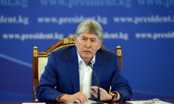 Алмазбек Атамбаев: "Я гарантирую мирную передачу власти. Страна сегодня другая"