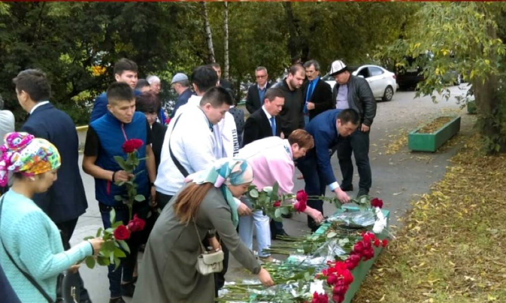 Москвадагы басмаканадагы  өрттөн каза болгон кыз-келиндер эскерилди