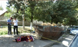 Ош: аялдын өлүмүнө шектүү катары келини кармалды 