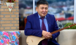 Поэзия мүнөттөрү: Элмирбек Иманалиевдин ырлары (аудио)