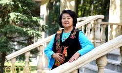 Поэзия мүнөттөрү: Меңди Мамазаированын ырлары (аудио)