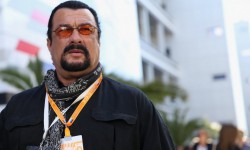 Стивен Сигал кайрадан Бишкекке келди