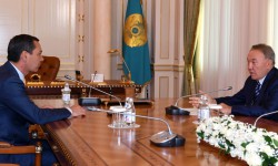 Бабановдун Назарбаев менен жолугушуусу коомчулуктун кызуу талкуусуна алынды