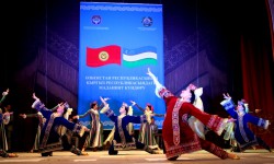 Ош шаарында Өзбекстандын маданият күндөрү өткөрүлдү