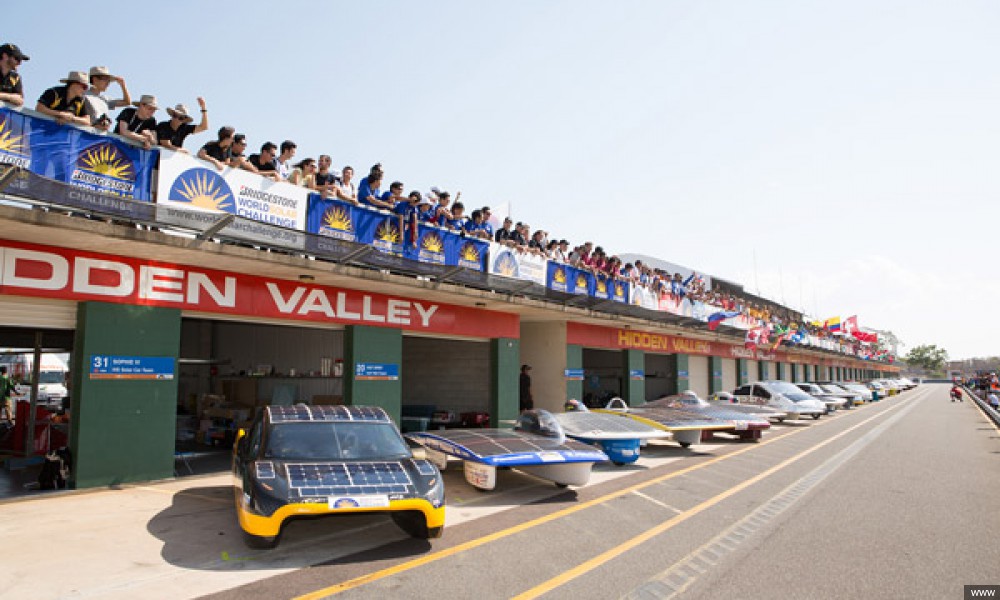 В Австралии проходит экологичная гонка электромобилей World Solar Challenge-2017