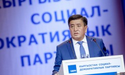 Сооронбай Жээнбеков подал заявление о приостановлении членства в СДПК