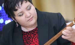 Нурзат Орозалиева: Комузга кызыгуума конкурстардын таасири чоң (аудио)