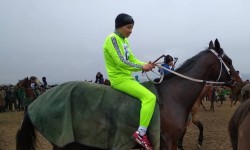 Ысык-Атада жүздөй күлүк Ноорузга карата ат оюндарынын тандоо туруна катышты