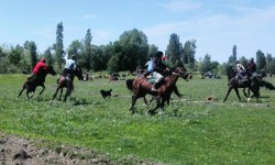 Талас: Манас айылында көк бөрү боюнча мелдеш өттү