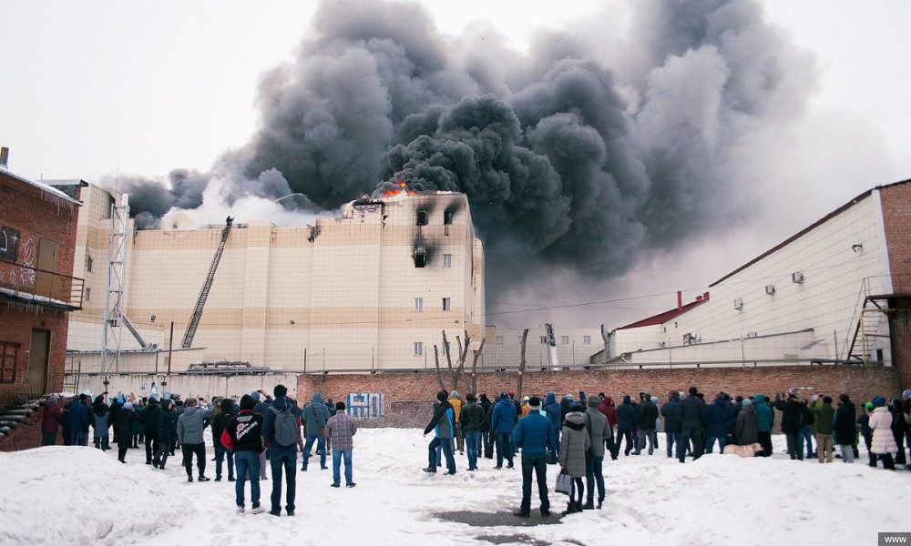 Кемерово: соода борборунан чыккан өрттөн курман болгондордун саны 70ке жакындады