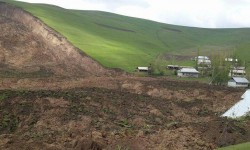 В Ошской области началось движение старого оползня