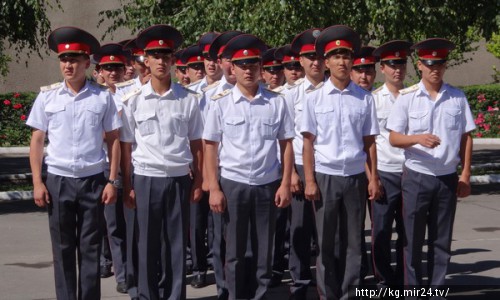 Чет элдик жарандан акча талап кылган милиция кызматкерлери кармалды