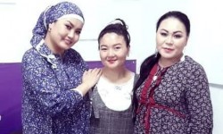 Нурзат Садыкова: Буюрса диний багытта ырларды ырдоо оюмда бар