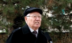 Өз мезгилинен эки кадам алдыда жүргөн инсан