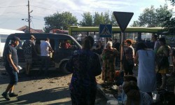 В Бишкеке столкнулись пассажирский автобус и легковой автомобиль