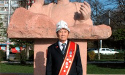 Турсун Уралиевди акыркы сапарга узатуу 