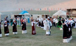 Нарын эли "Кудалашуу" салтын Ак Мөөрдүн образында чагылдырышты