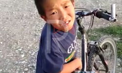 Элдик репортер: Жети атасын такалбай шатыраткан бала