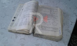 Элдик репортер: Мектептерде билим берүүгө эмес акча чогултууга басым жасалгандай...