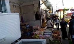 Элдик репортер: "Ош" базарынын айланасындагы башаламан соода-сатык 