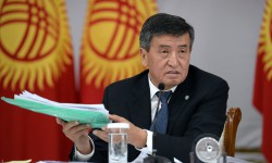 С.Жээнбеков: "Өлкө экономикасын көтөрүү үчүн эң ириде элетти өнүктүрүү зарыл"