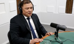 Күндүн темасы: Эл аралык аренадагы кыргыз парламенти