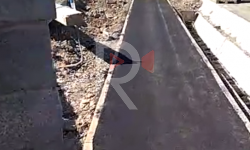 Элдик репортер: Жолдун так ортосуна чейин чыгып кеткен үй 