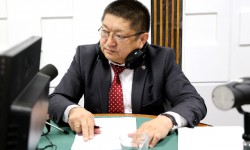 Күндүн темасы: Медициналык кызматкерлердин айлык маянасы жогорулады