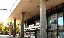 Маданият кызматкерлеринин маянасы көтөрүлдү 