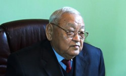 Өлкөгө эмгеги сиңген дарыгер Жуман Акималиев 80 жашта