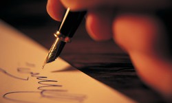 Улгайган айым 236 жыл мурун жазылган сүйүү катын таап алды