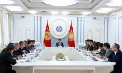 Сооронбай Жээнбеков сот укук реформасын ишке ашыруу боюнча кеңешме өткөрдү