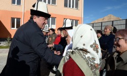 Сооронбай Жээнбеков Нарын облусунун жашоочулары менен жолугушту