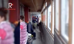 Элдик репортер: Жоон топ элди күттүрүп коюп чогулуш өткөрүшкөн Ноокаттын доктурлары