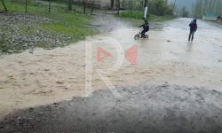 Элдик репортер: Кара-Башат айылынын негизги көчөсүн сел алганы калды