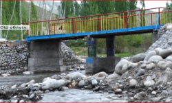 Ноокаттык мигранттар айылына көпүрө салып беришти 