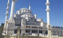 Дүйнөнүн көпчүлүк өлкөлөрүндө мусулмандардын ыйык орозо айы башталды