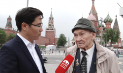 Маршал Жуков үчүн атты параддык жүрүшкө даярдаган кыргыз жоокери